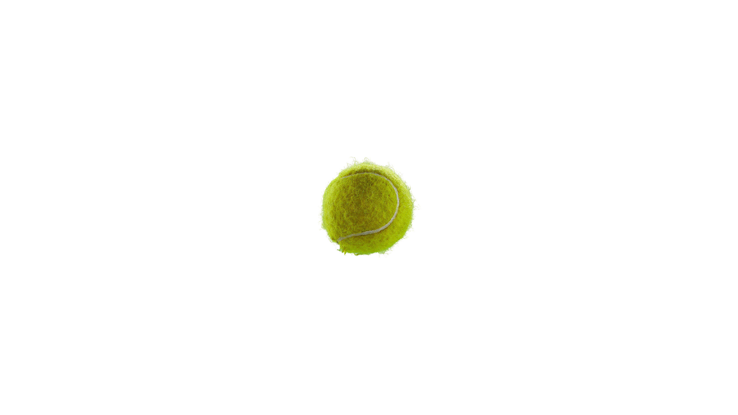 Grüner Tennisball auf weißem Hintergrund