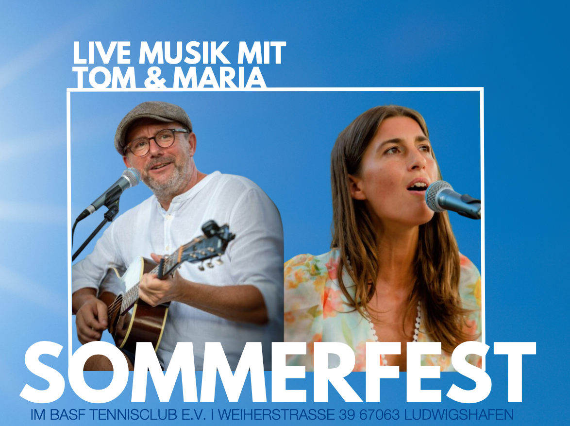 Zwei Musiker singen beim Sommerfest live